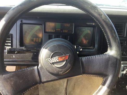 Used 1987 Chevrolet Corvette Coupe RWD image 13