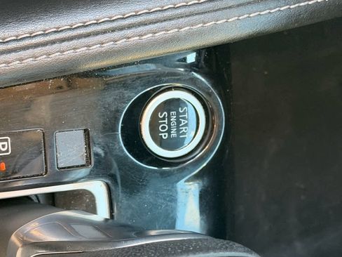 Certified 2018 Nissan Kicks SR w/ Premium Package image 22