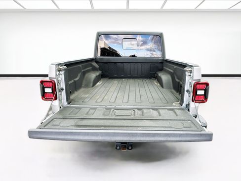 Used 2021 Jeep Gladiator Sport AWD/4WD image 18