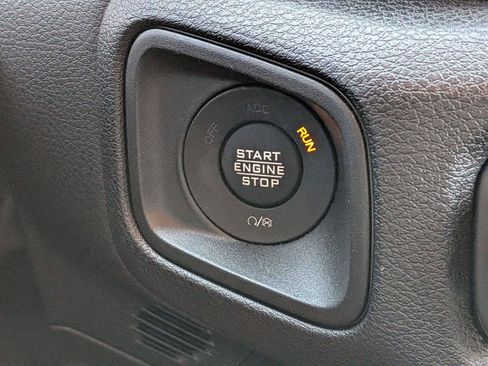 Used 2025 Jeep Wrangler Unlimited Sport AWD/4WD image 14