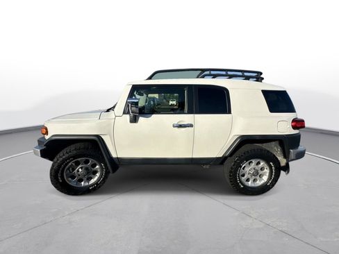 Used 2012 Toyota FJ Cruiser 4WD w/ Upgrade Pkg image 9