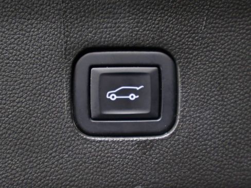 Used 2022 Buick Enclave Avenir w/ Avenir Technology Package AWD/4WD image 23