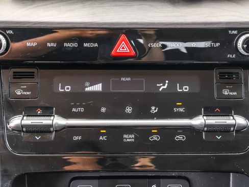 Used 2023 Kia Carnival SX image 30