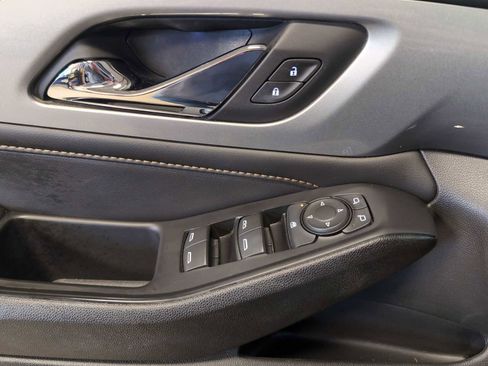 Used 2021 Chevrolet Traverse LT w/ LT Premium Package image 24