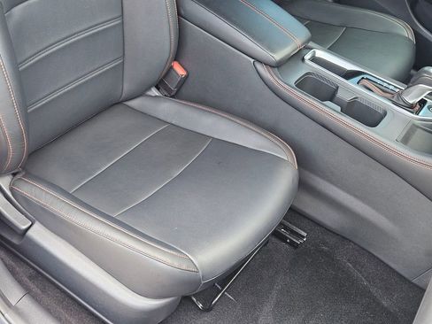 Used 2025 Nissan Sentra SR w/ SR Premium Package FWD image 31
