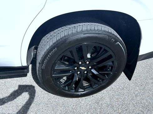Used 2024 Chevrolet Tahoe High Country AWD/4WD image 24