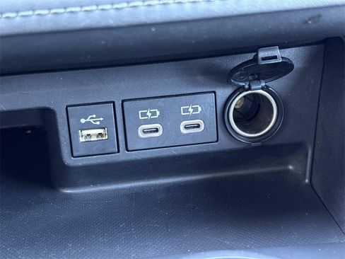 Used 2023 Toyota Highlander XLE image 35