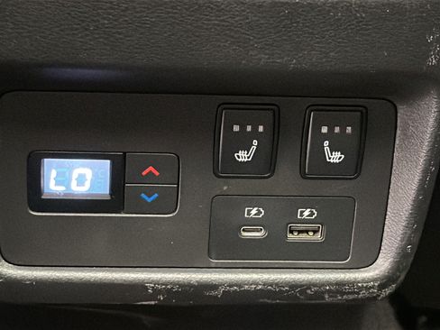Used 2023 Nissan Rogue Platinum w/ Platinum Premium Package AWD/4WD image 11