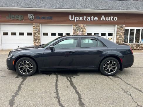 Used 2016 Chrysler 300 S image 8