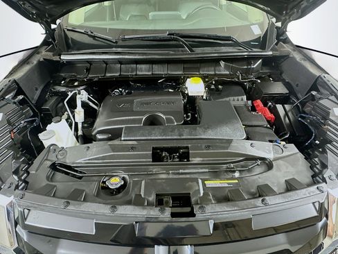 Used 2023 Nissan Pathfinder SL AWD/4WD image 34