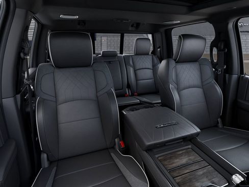 New 2026 RAM 2500 Limited AWD/4WD image 17