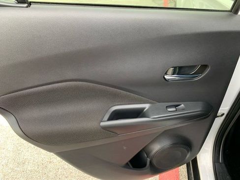 Used 2019 Nissan Kicks SV image 16