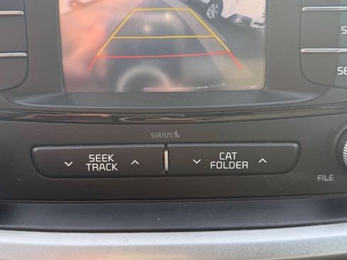 Used 2016 Kia Sorento FWD image 19