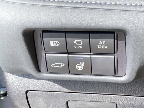 New 2026 Toyota Highlander Platinum AWD/4WD image 17