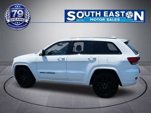 Used 2019 Jeep Grand Cherokee Altitude AWD/4WD image 8