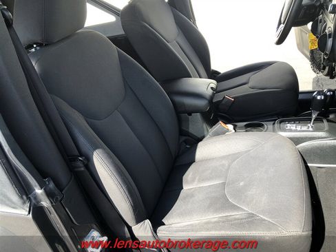 Used 2018 Jeep Wrangler Sport AWD/4WD image 21