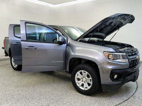 Used 2022 Chevrolet Colorado LT w/ LT Convenience Package AWD/4WD image 9