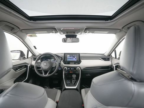 Used 2022 Toyota RAV4 XLE Premium AWD/4WD image 15