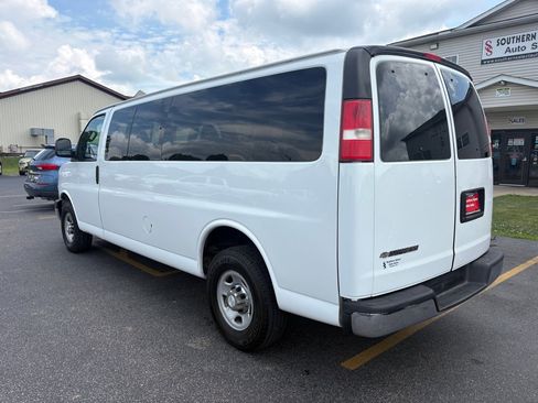 Used 2017 Chevrolet Express 3500 LT w/ LT Preferred Equipment Group RWD image 8