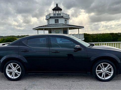 Used 2013 Dodge Avenger SXT w/ Rallye Appearance Group FWD image 4