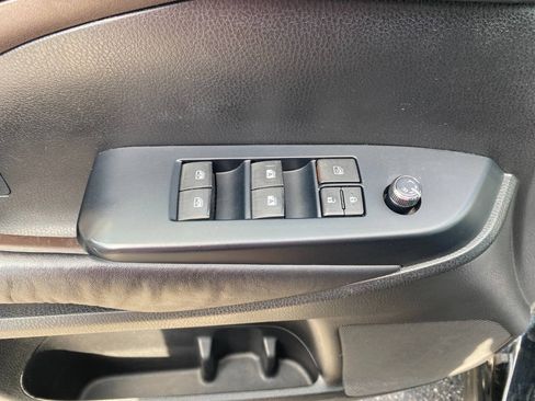 Used 2016 Toyota Highlander Plus AWD/4WD image 12