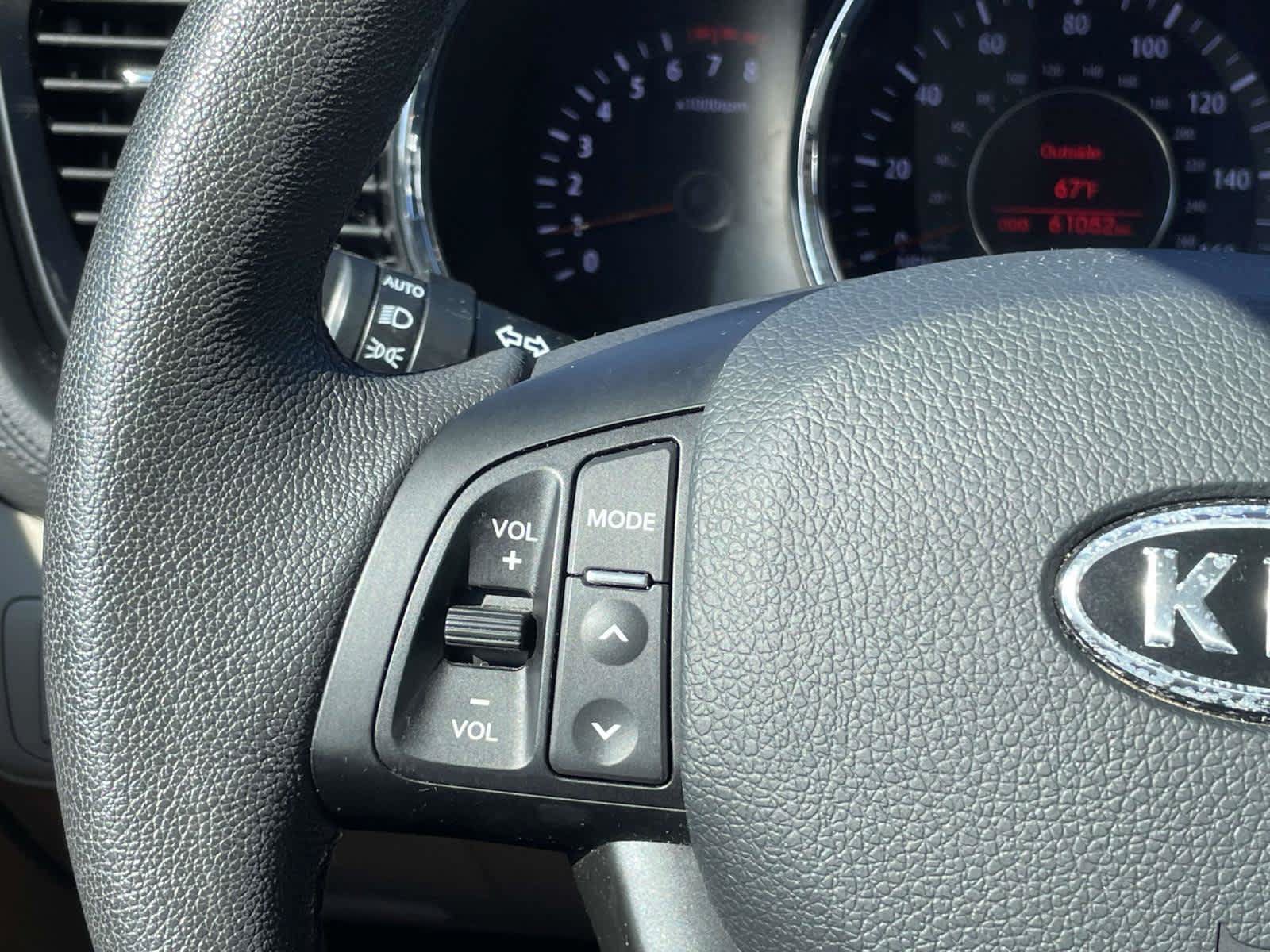 Used 2011 Kia Optima EX w/ Premium Pkg FWD image 16