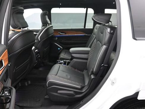 Used 2023 Jeep Grand Cherokee L Summit AWD/4WD image 21