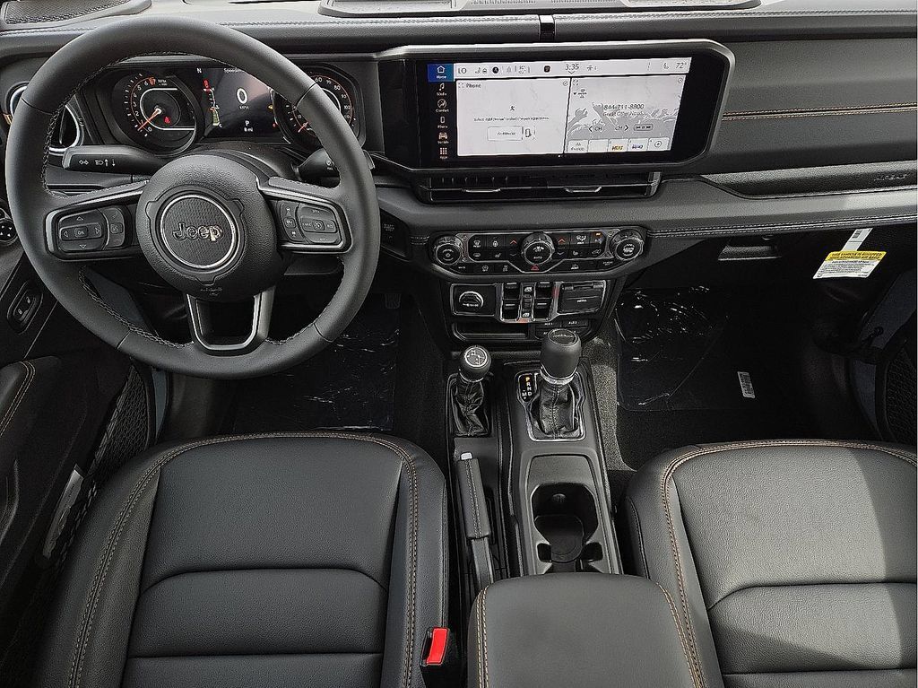 Used 2025 Jeep Gladiator Sport AWD/4WD image 19