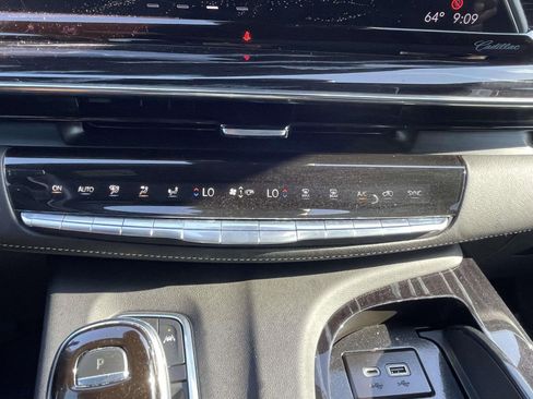 Used 2021 Cadillac Escalade ESV Sport w/ Driver Assist Tech Package AWD/4WD image 37