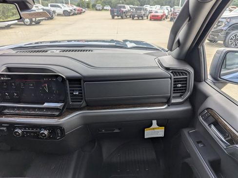 New 2026 GMC Sierra 1500 Elevation image 5