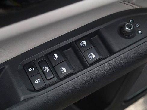 Used 2025 Jeep Compass Limited AWD/4WD image 11