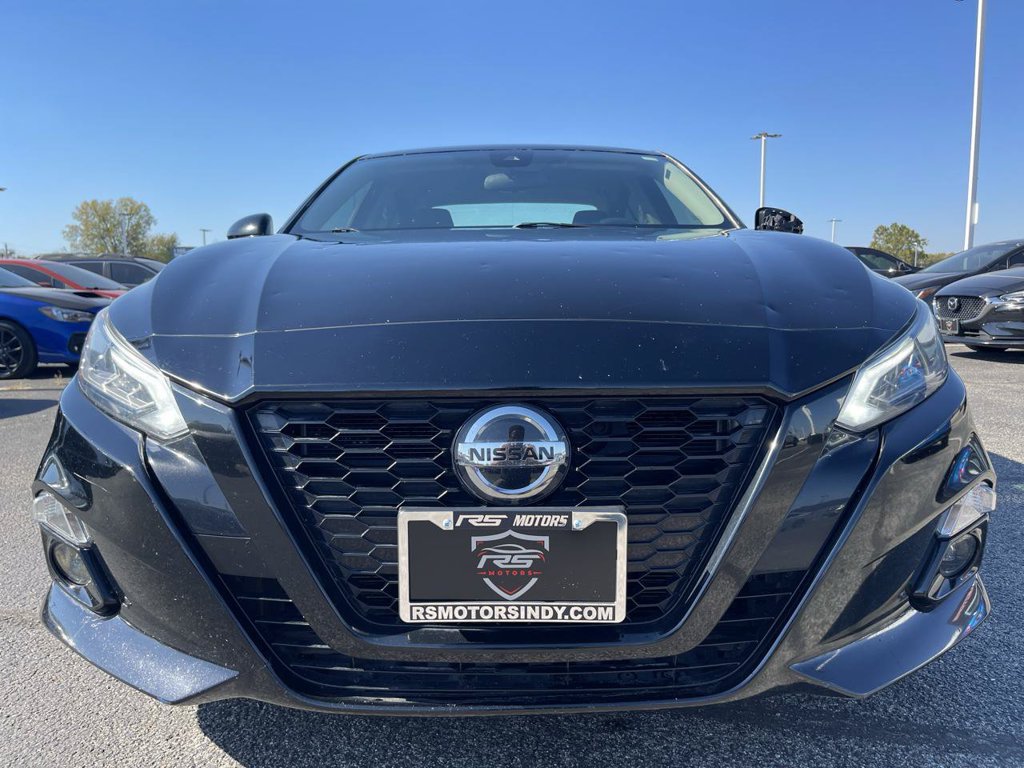 Used 2022 Nissan Altima 2.5 SR w/ Midnight Edition Package FWD image 4