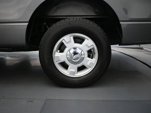 Used 2013 Ford F150 XLT w/ Mid Equipment Group image 20