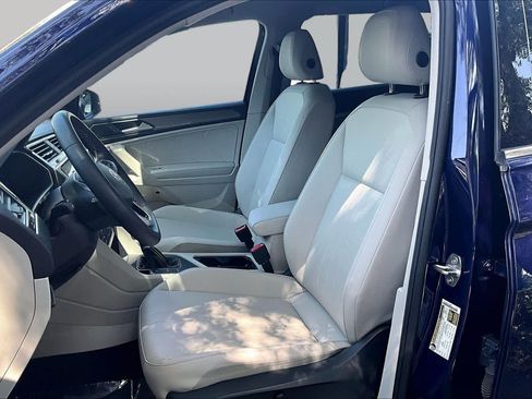 Used 2023 Volkswagen Tiguan SE FWD image 9