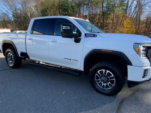 Used 2022 GMC Sierra 2500 AT4 image 3