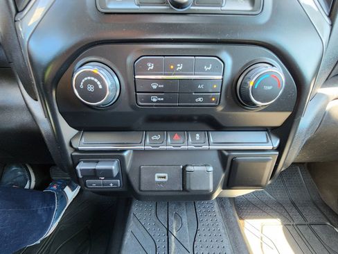 Used 2019 Chevrolet Silverado 1500 Custom w/ Custom Value Package AWD/4WD image 33