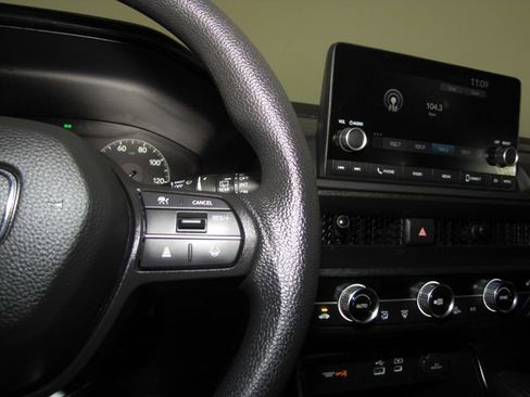 Certified 2025 Honda CR-V EX image 6