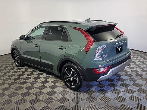 Used 2023 Kia Niro EX FWD image 10