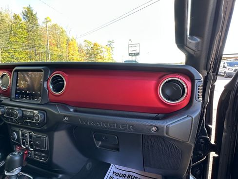 Used 2021 Jeep Wrangler Unlimited Rubicon AWD/4WD image 21