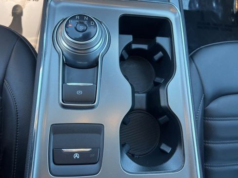 Used 2022 Ford Edge SEL image 32