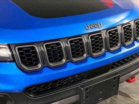 Used 2025 Jeep Compass Trailhawk AWD/4WD image 28