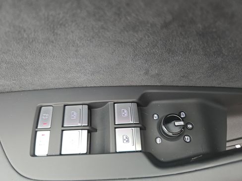 Used 2024 Audi RS 7 Performance AWD/4WD image 28