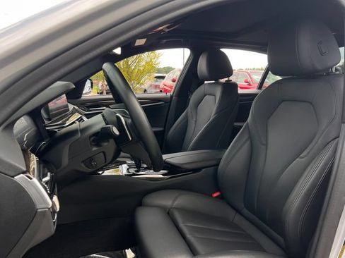 Used 2020 BMW 530e w/ Convenience Package RWD image 12