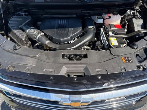Used 2025 Chevrolet Traverse High Country FWD image 25