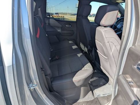 Used 2025 Chevrolet Colorado Z71 image 6