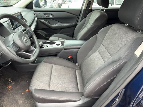 Used 2024 Nissan Rogue SV AWD/4WD image 16