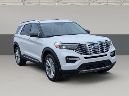 Used 2022 Ford Explorer Platinum w/ Equipment Group 601A AWD/4WD image 2