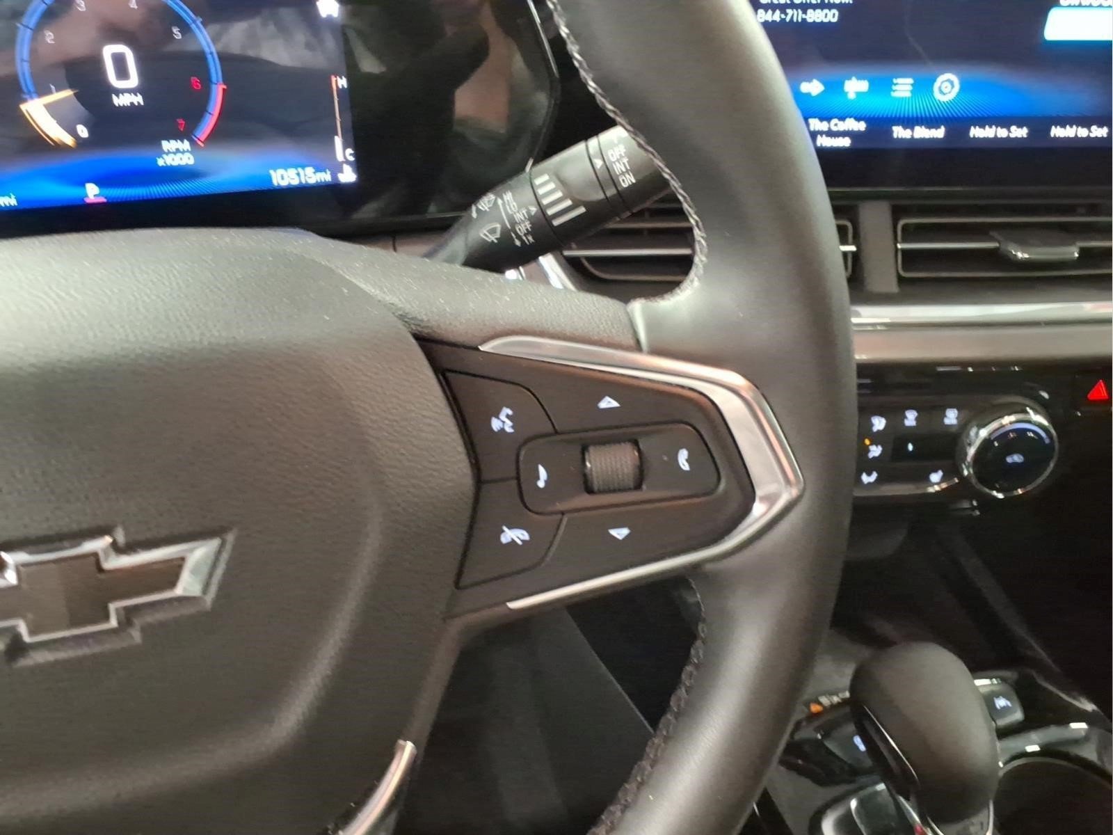 Used 2024 Chevrolet Trax ACTIV w/ Sunroof Package FWD image 12