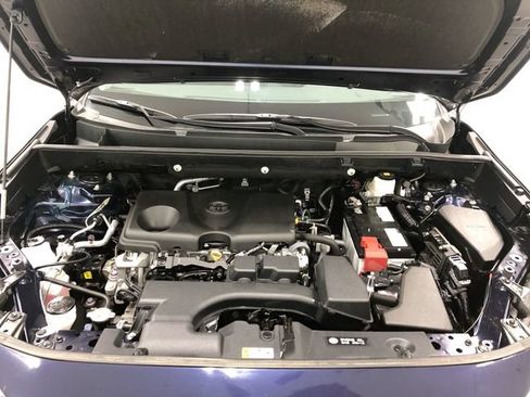 Used 2022 Toyota RAV4 XLE AWD/4WD image 21
