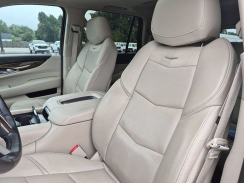 Certified 2019 Cadillac Escalade Luxury RWD image 20